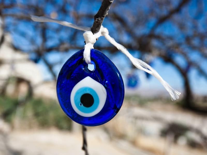 L'occhio greco si regala: 7 gioielli portafortuna - LIMANAKI – Limanaki